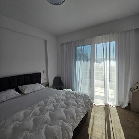 Sea & Sun Apartment Vlorë 외부 사진